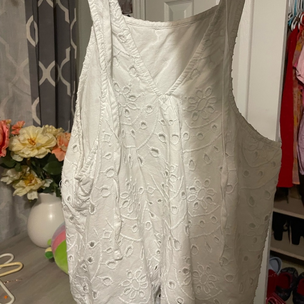 hollister eyelet halter top